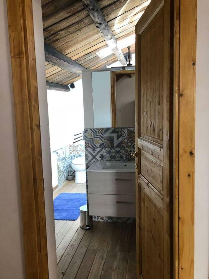 Appartamento Mansardato Nel Cuore Di Palermo - Accesso Terrazza Exterior photo
